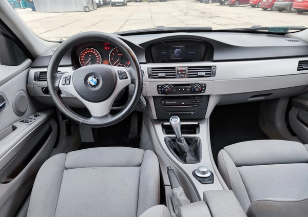 BMW Seria 3 cena 13000 przebieg: 302500, rok produkcji 2005 z Wrocław małe 56